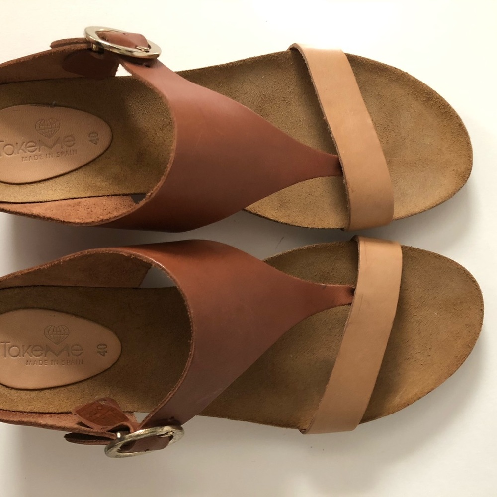 TakeMe Sandals, Lopaz Too Slides size 9, in excellent condition. Look brand new.